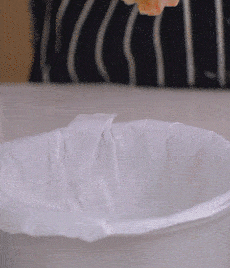 放到容器中，30-36攝氏度的地方發(fā)酵2次。