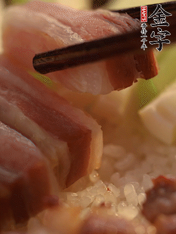 轉(zhuǎn)小火，繼續(xù)蓋蓋子燜2-3分鐘。