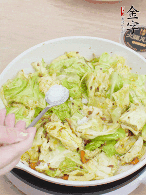 一點(diǎn)鹽、糖調(diào)味。