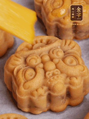 冷卻5分鐘刷上蛋液，160℃再烤10分鐘，回油1晚更香