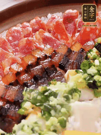 淋上蔥姜醬和少許醬油，攪拌均勻